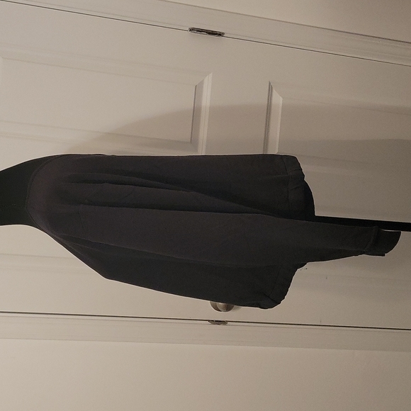 Wavvy crop hoodie. Size 2x. - Picture 4 of 4